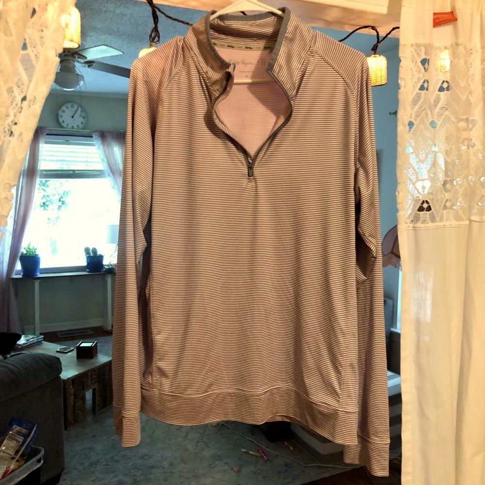 Walter Hagen Golf pull-over 1/4 zip. Like new! Size Medium. Very lightweight